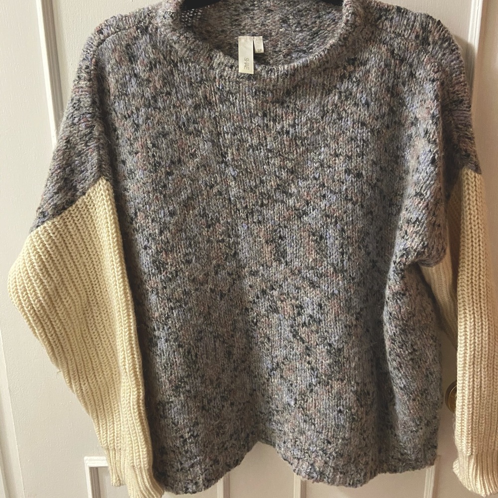 SI-IAE sweater